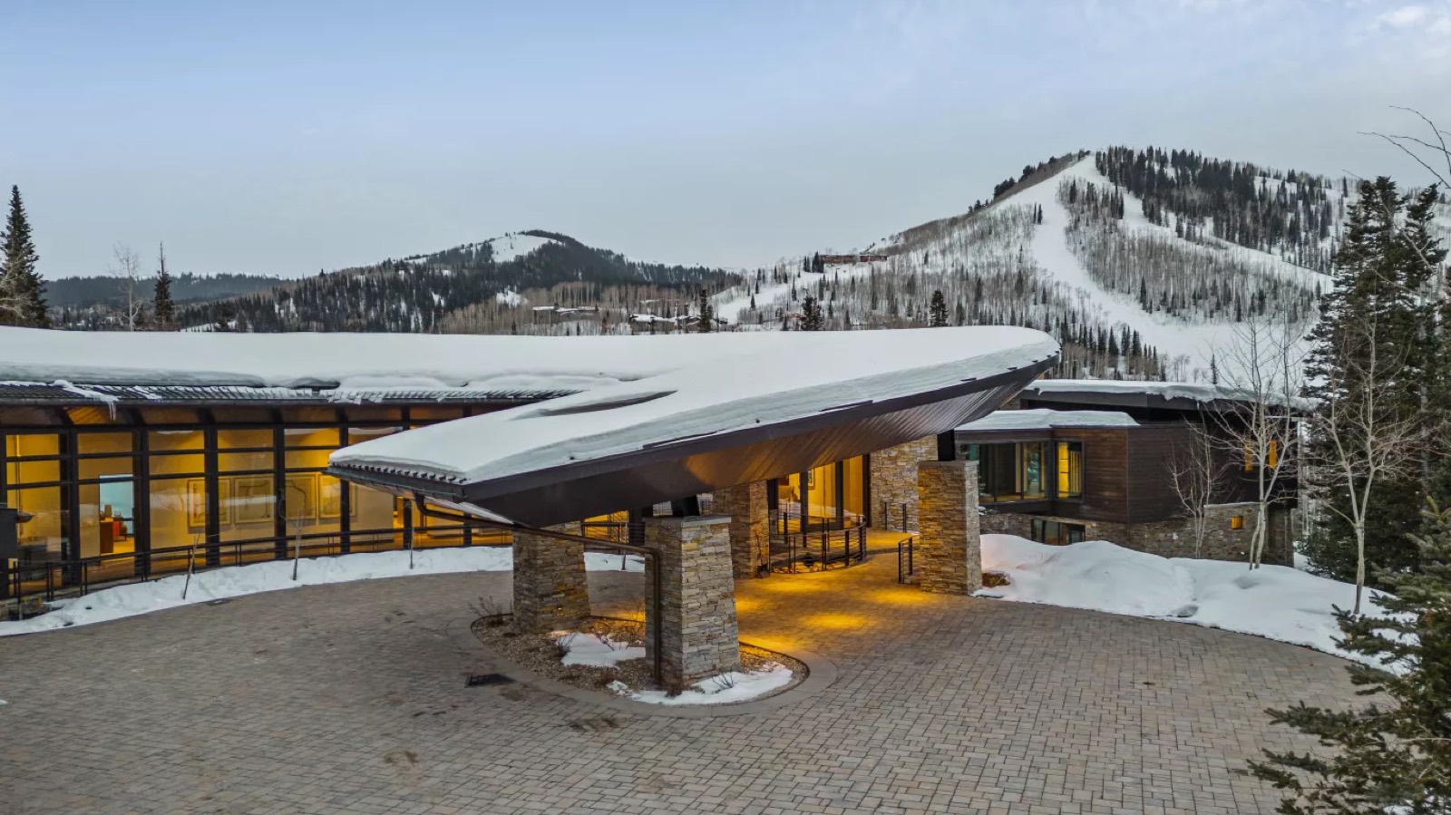 The arrival court under the cantilevered roof