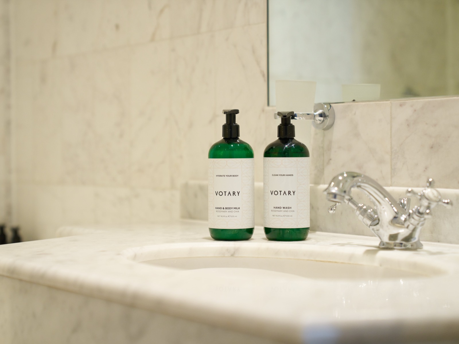 Marble washbasin with Votary toiletries