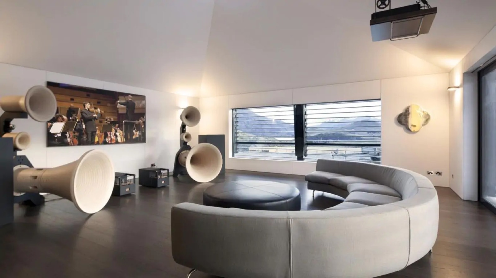 Listening room with horn speakers and screen