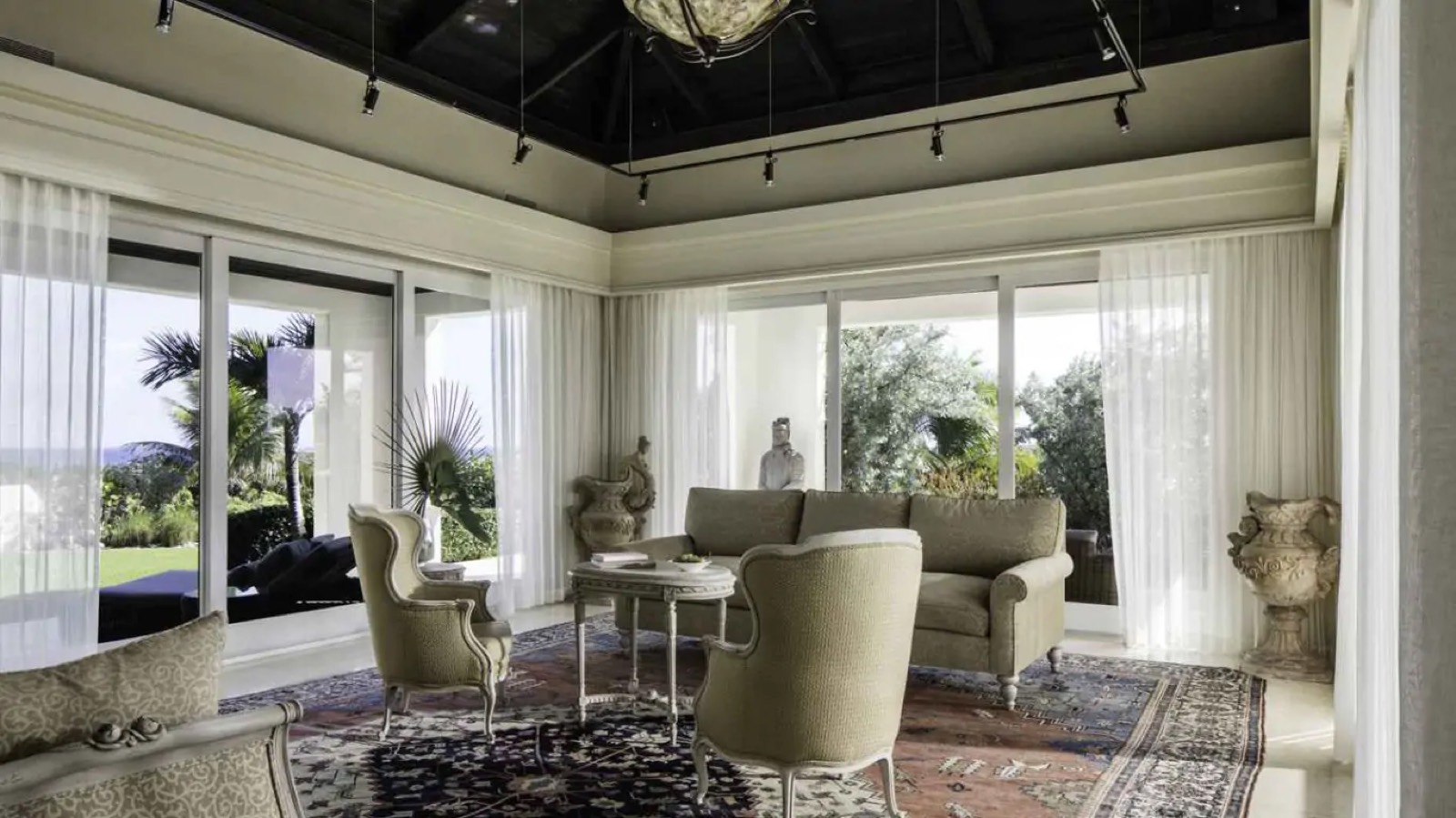 Second sitting room facing the lawn