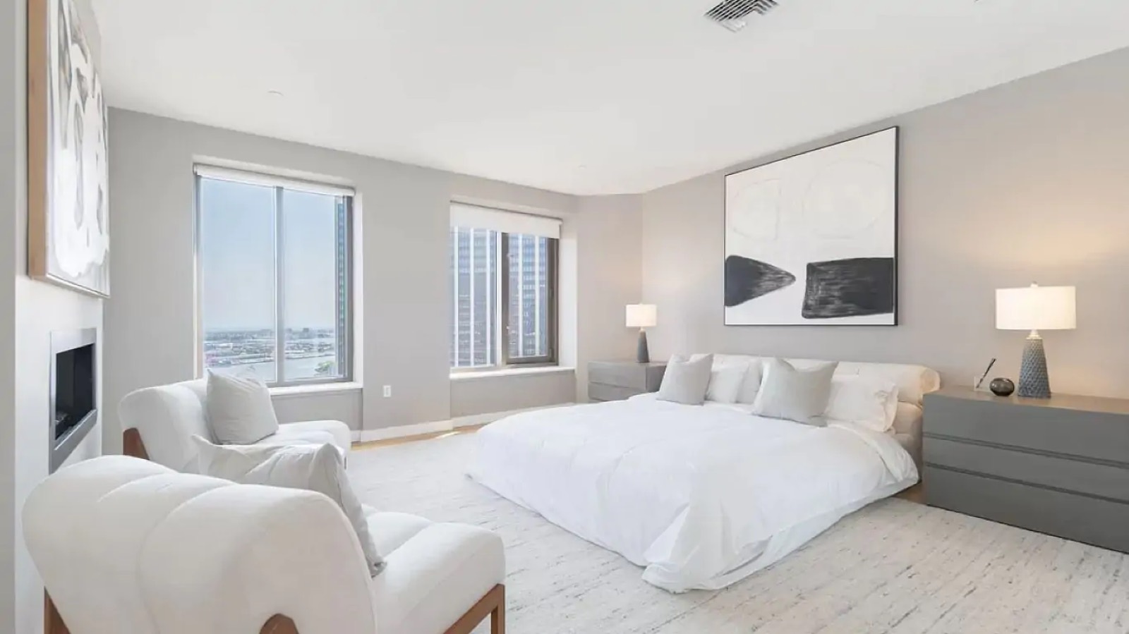 Principal bedroom with fireplace and sitting area