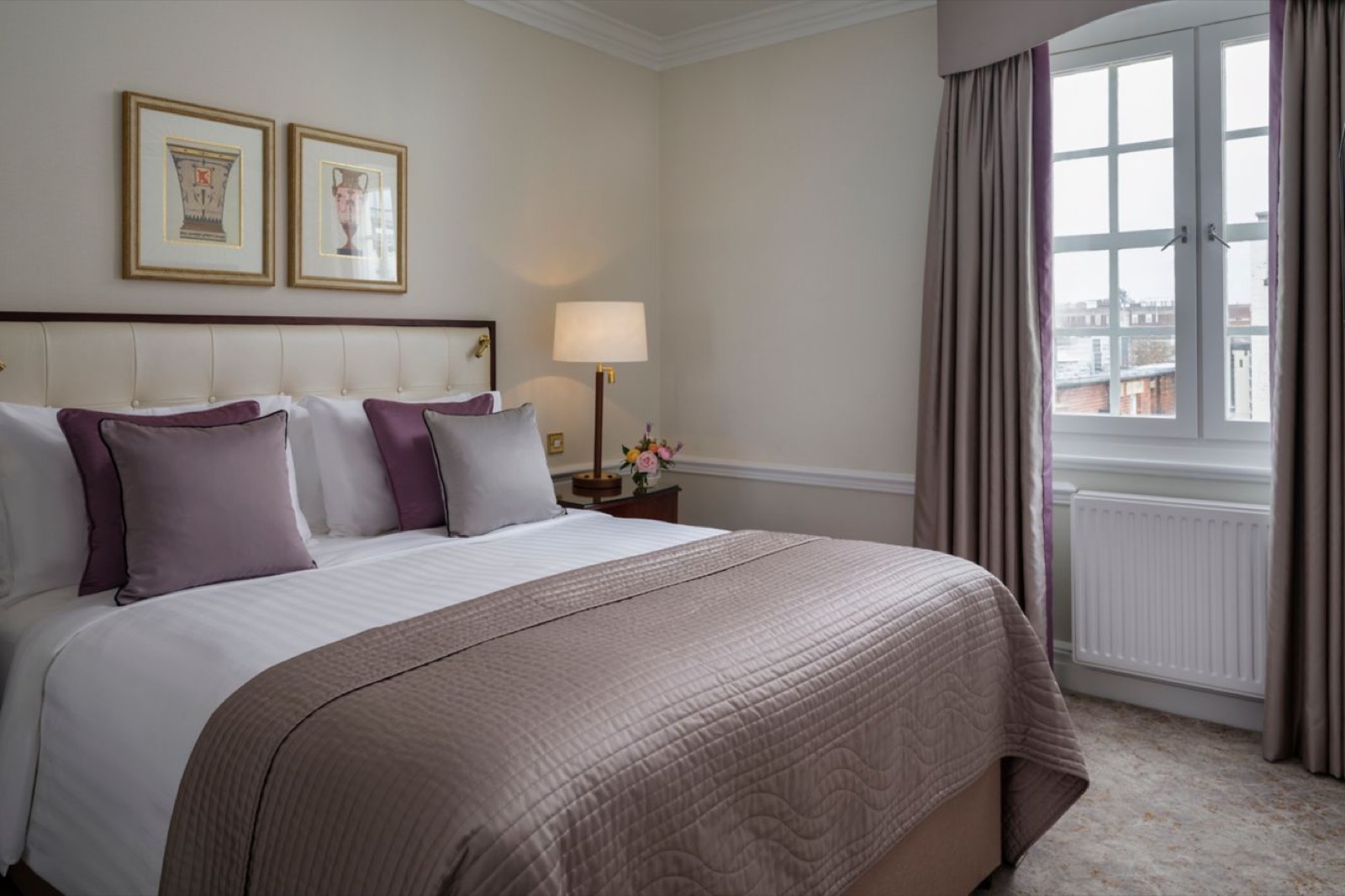 Second bedroom in mauve and grey