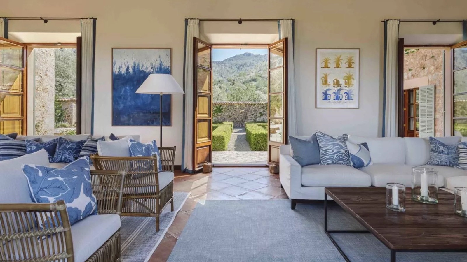 Living room in blue with garden doors