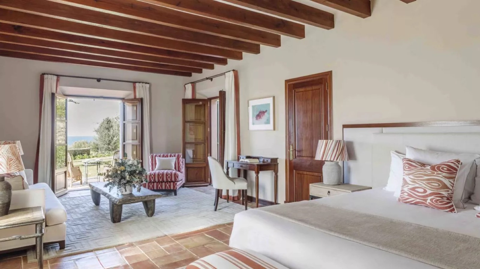 Bedroom in coral with its own sitting area