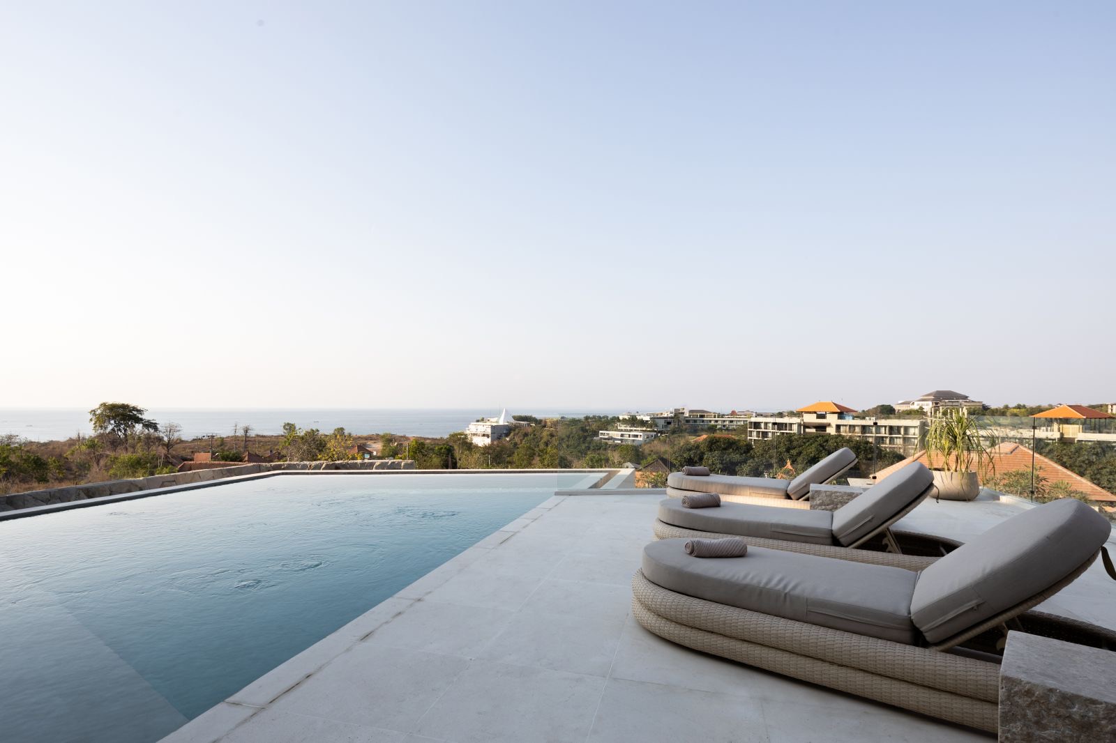 Infinity pool looking out to the ocean