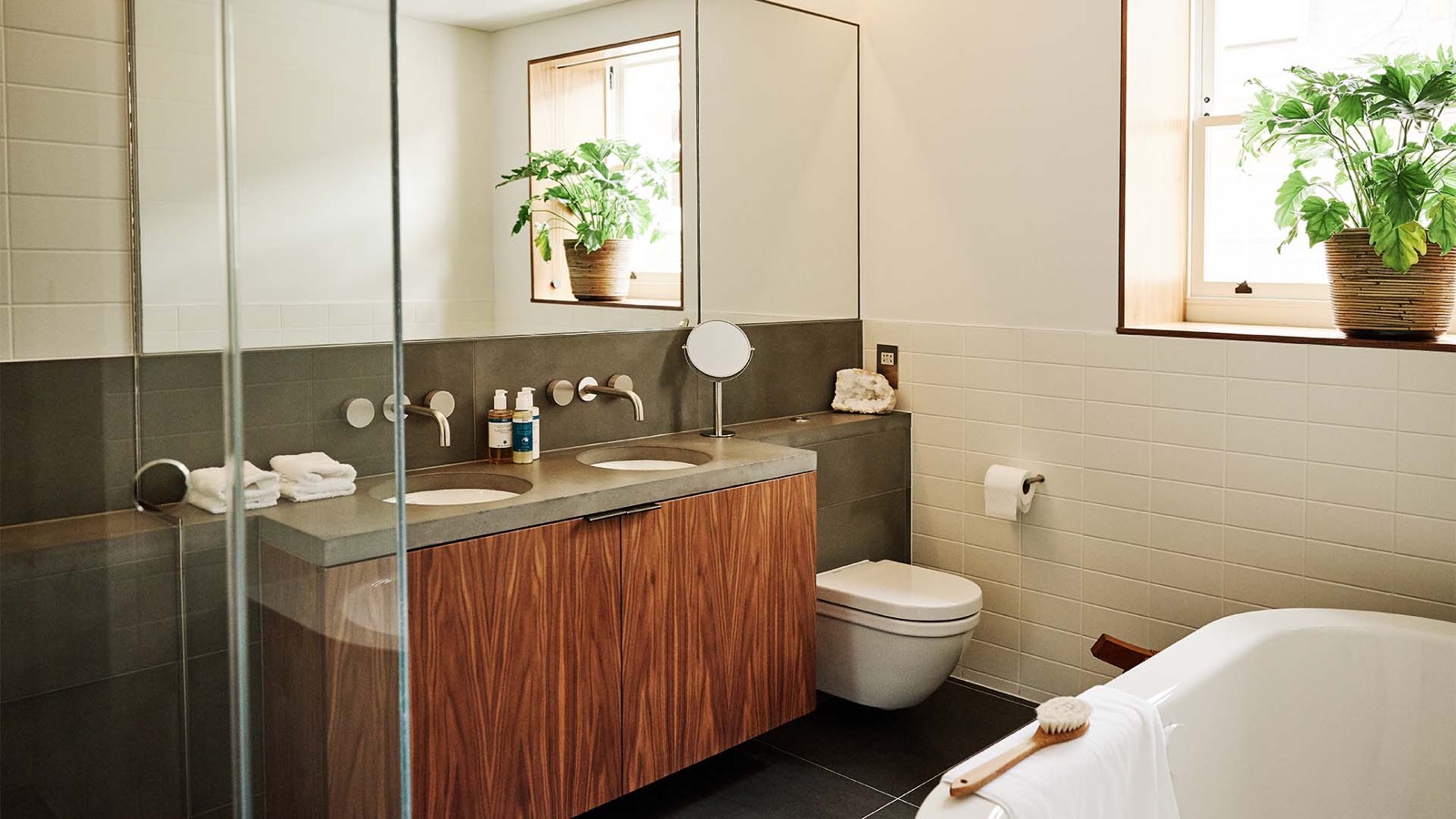 Ensuite with double basins and separate bath